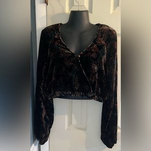 NWT Chelsea & Violet Velvet Large Crop Top